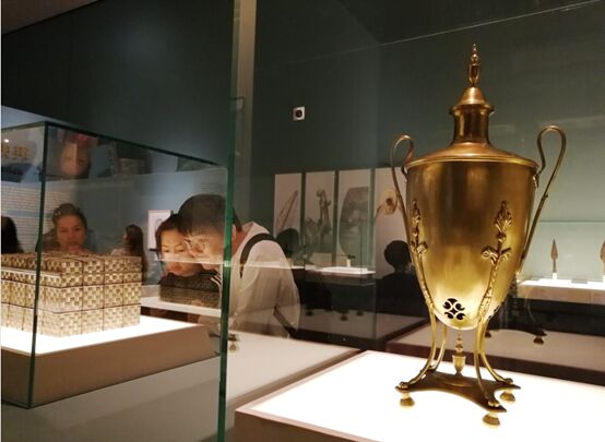 تقرير: لأول مرة في بكين.. قطع أثرية ثقافية ثمينة تعرض التنوع الثقافي على طول طريق الحرير 