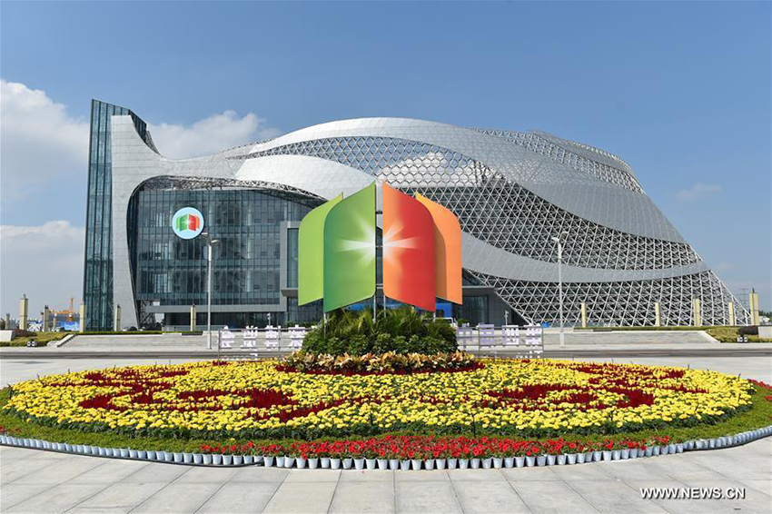 افتتاح الدورة الرابعة لمعرض الصين والدول العربية في مدينة ينتشوان بشمال غربي الصين