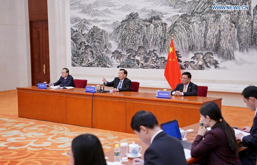 مشرع بارز: الصين تتطلع إلى تعميق التبادلات مع المجر