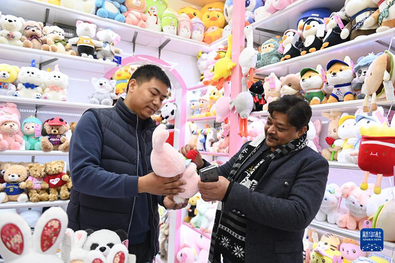 إعادة فتح سوق ييوو للتجارة الدولية بعد عطلة عيد الربيع الصيني