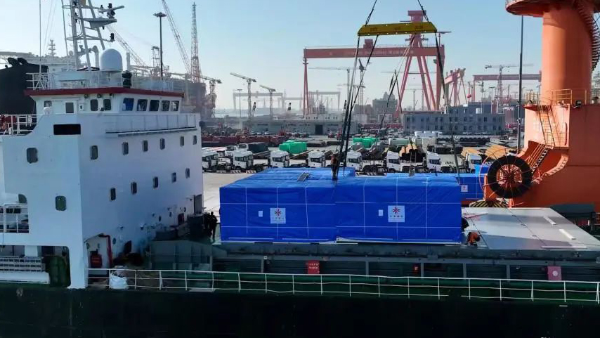 لإغاثة منكوبي الزلزال...سفينة محمّلة بمنازل الحاويات تنطلق من تيانجين الصينية نحو سوريا