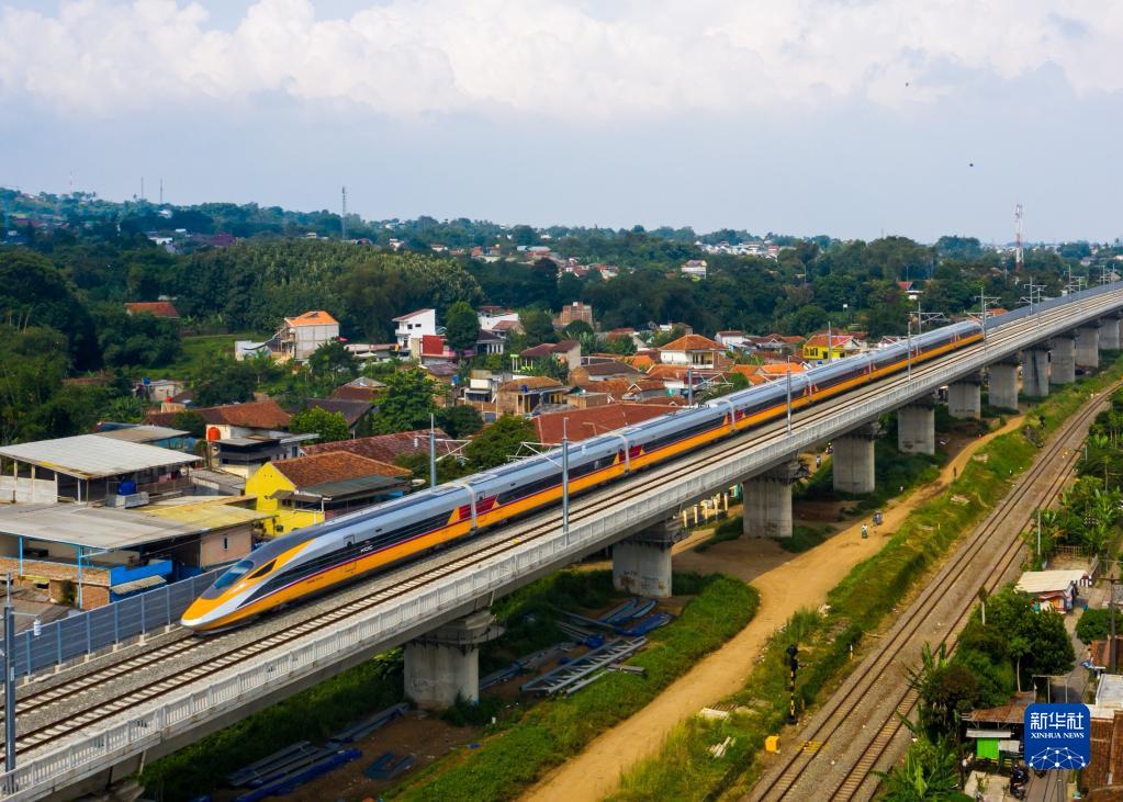 بدء اختبار خط سكة حديد جاكرتا-باندونغ فائق السرعة