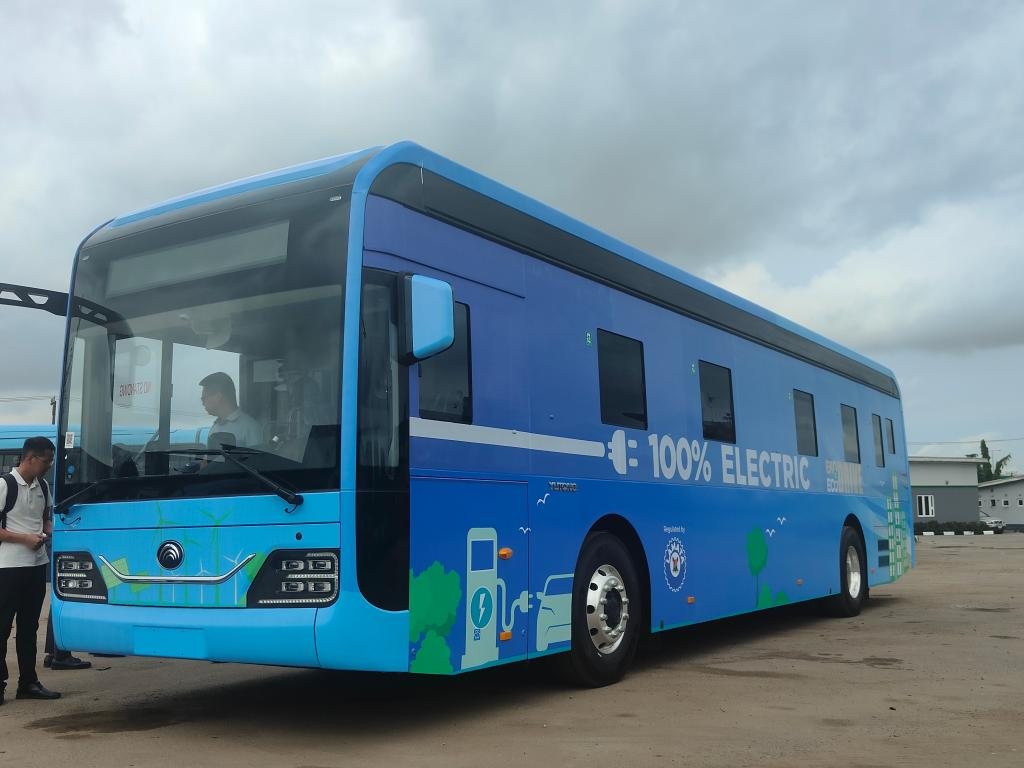 يوتونغ الصينية تطلق أول حافلات نقل عام تعمل بالكهرباء في نيجيريا