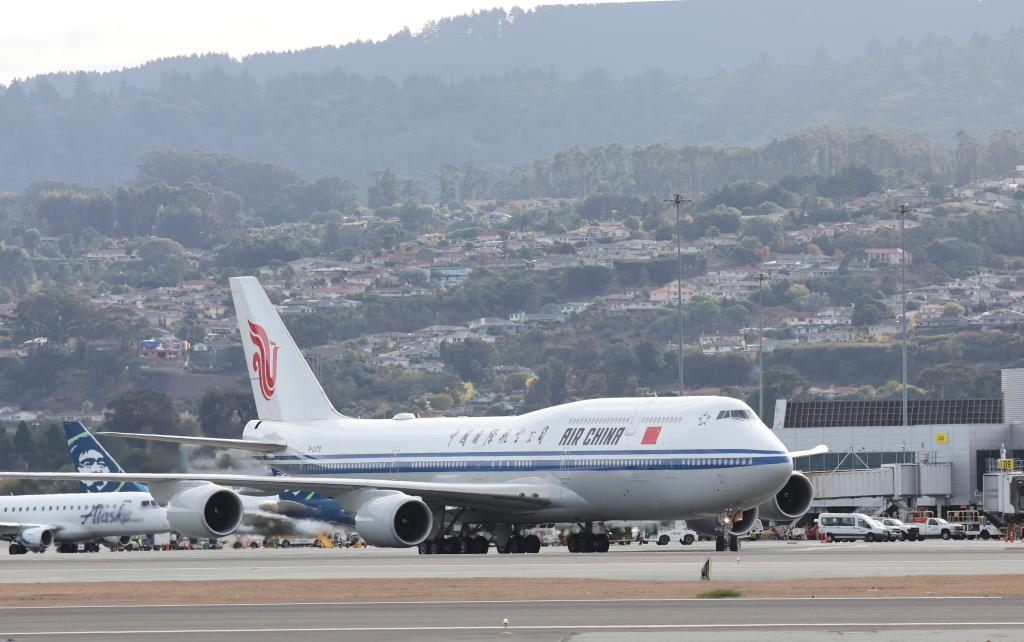 الرئيس الصيني شي جين بينغ يصل إلى سان فرانسيسكو لإجراء محادثات مع بايدن وحضور اجتماع 