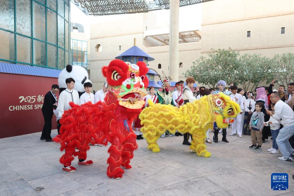 مقالة : مهرجان عيد الربيع الصيني يضيء الرياض بفعاليات ثقافية واحتفالات