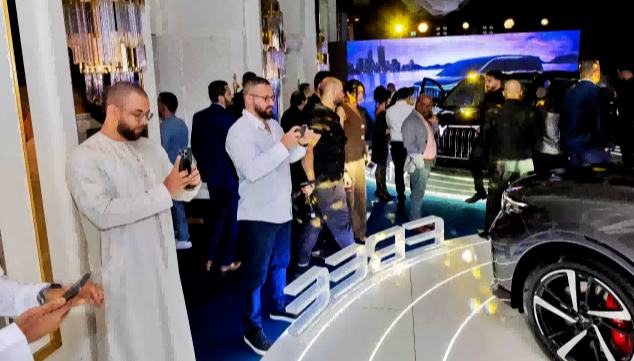 سيارة لانتو تدخل سوق الشرق الأوسط رسميًا                    عقدت شركة لانتو للسيارات مؤتمرًا لإطلاق العلامة التجارية يوم 9 مايو الجاري في الإمارات العربية المتحدة، معلنةً عن توفير طرازين جديدين من المركبات العاملة بالطاقة، "لانتو فري"، و"لانتو دريمر" للبيع في سوق الشرق الأوسط، بسعر 364 ألف يوان صيني و550 ألف يوان صيني على التوالي.