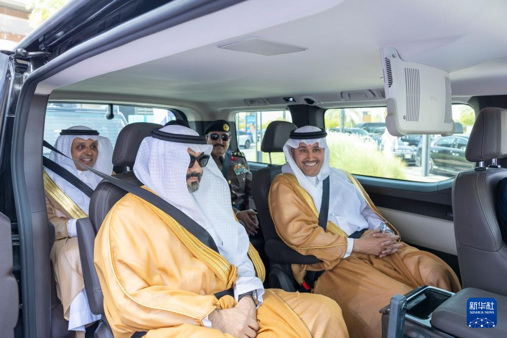شركة تكنولوجيا صينية تدعم إطلاق أول خدمة تجريبية لسيارات الأجرة ذاتية القيادة في السعودية