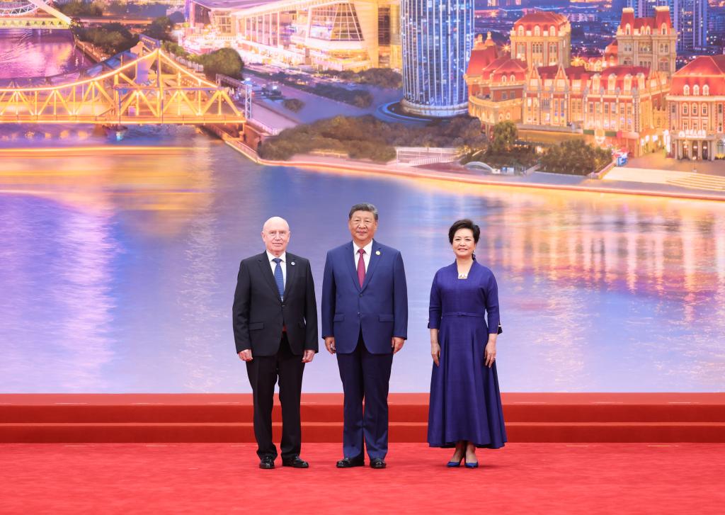 شي: منظمة شانغهاي للتعاون تتحمل مسؤوليات أكبر تجاه السلام والتنمية