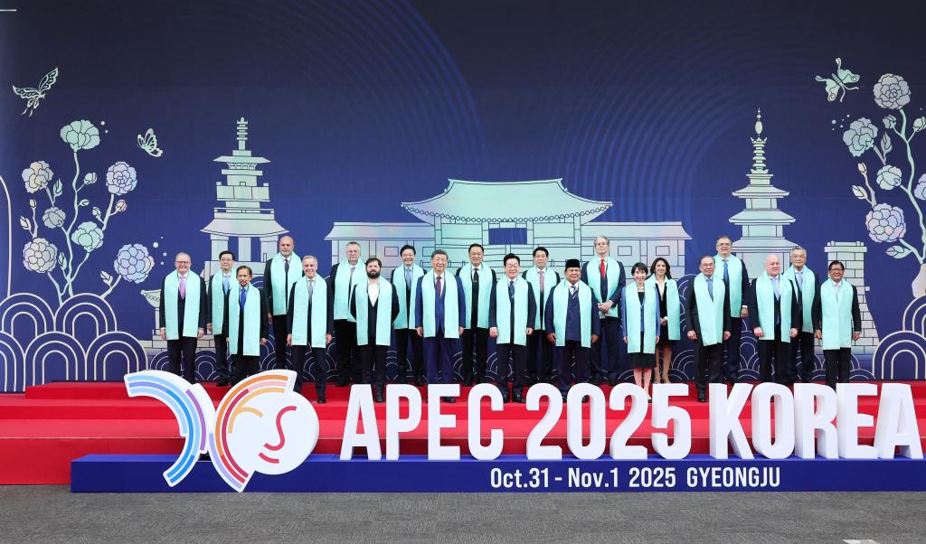 الرئيس شي يحث اقتصادات آسيا-الباسيفيك على بناء مستقبل مستدام وأكثر إشراقا معا