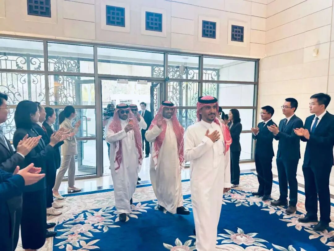 السفير الصيني لدى المملكة العربية السعودية يشيد بشجاعة الشباب السعودي