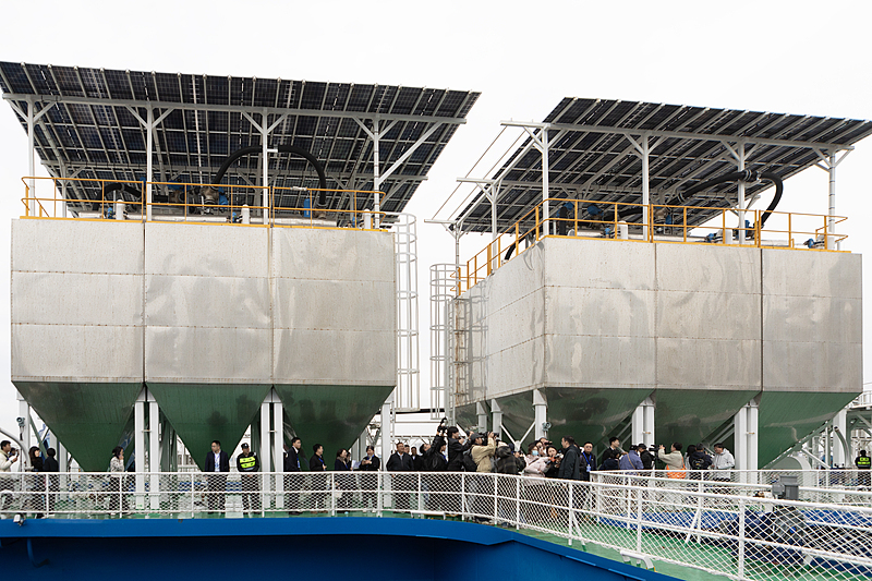 تسليم سفينة مبتكرة لتربية الأحياء المائية في جنوبي الصين