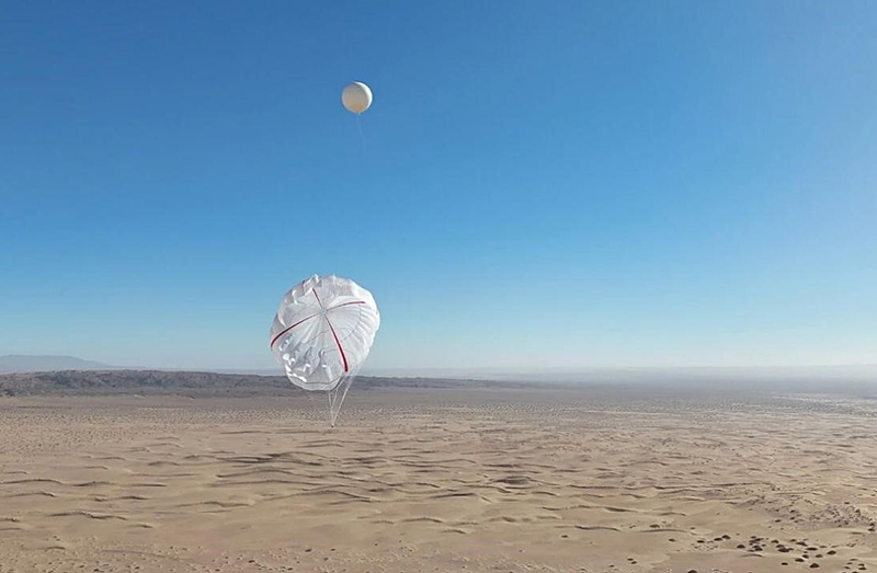 أكبر طائرة ورقية لتوليد طاقة الرياح على ارتفاعات عالية في العالم تنطلق في شمال الصين