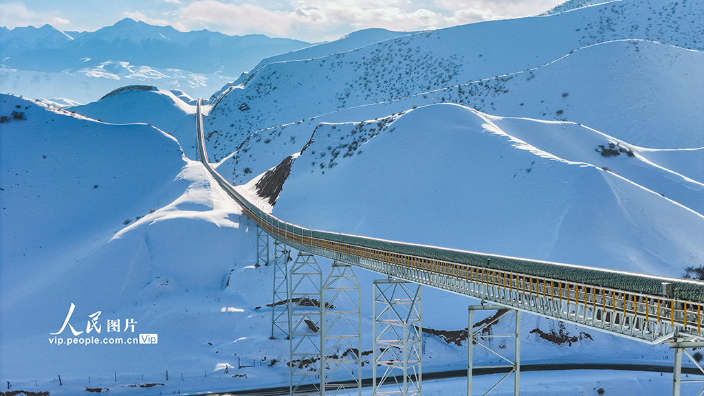 هوتوبي، شينجيانغ: تشغيل أول خط لنقل الفحم بتقنية الذكاء الاصطناعي