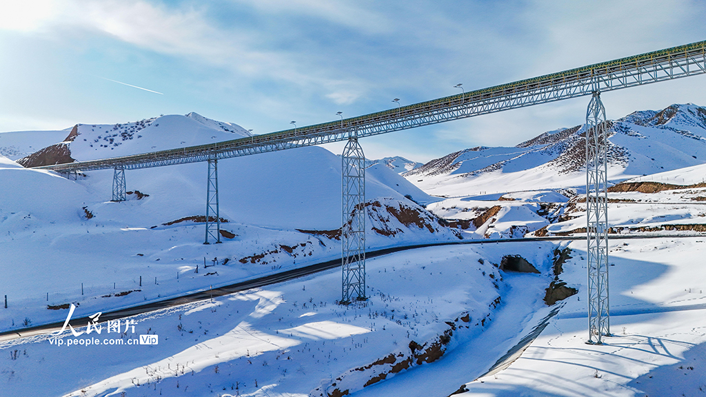هوتوبي، شينجيانغ: تشغيل أول خط لنقل الفحم بتقنية الذكاء الاصطناعي