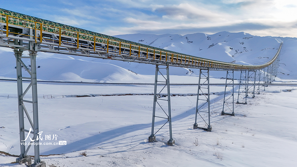 هوتوبي، شينجيانغ: تشغيل أول خط لنقل الفحم بتقنية الذكاء الاصطناعي