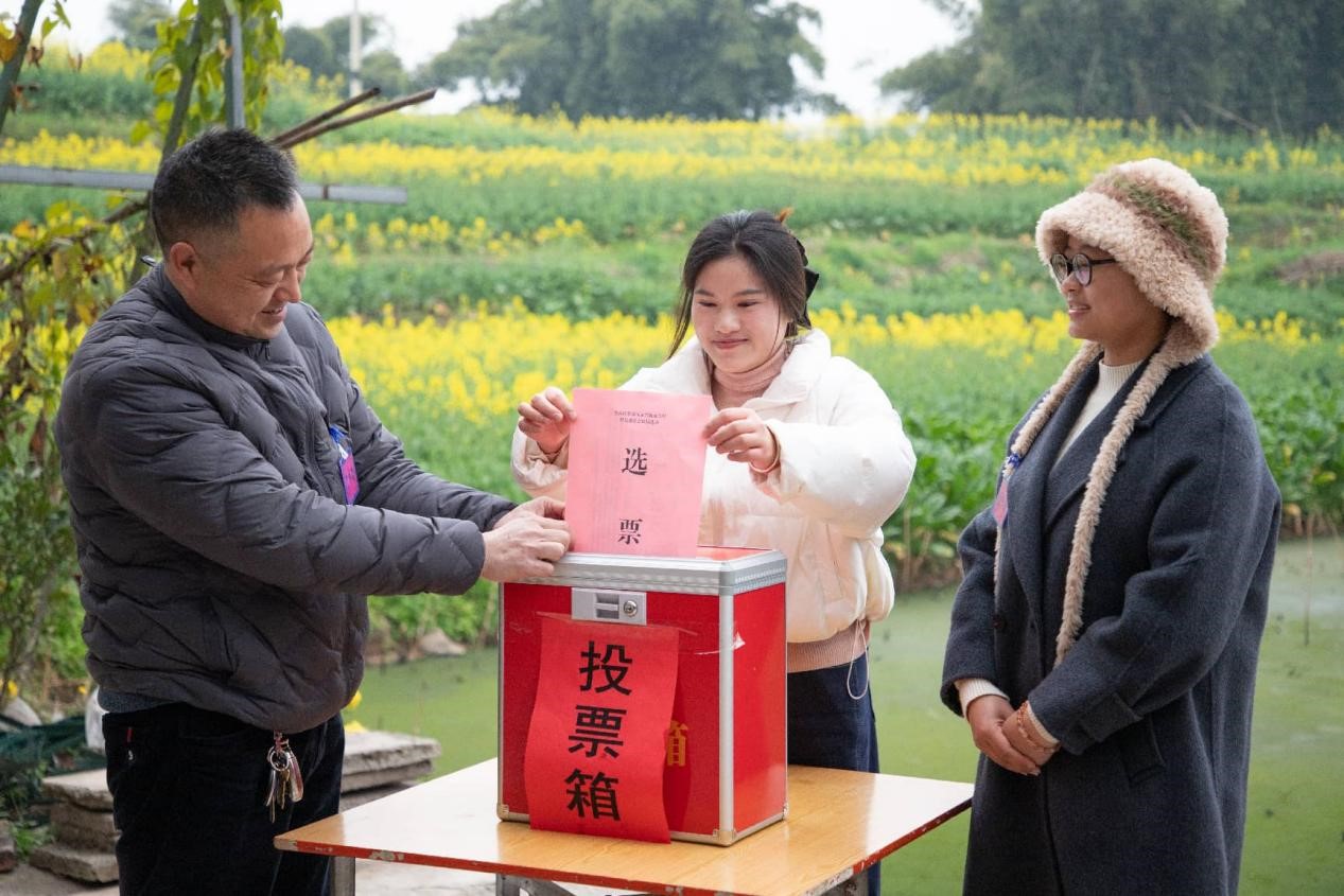 تعليق: الدورتان.. نافذةً رئيسيةً لفهم الديمقراطية الشعبية الكاملة العملية في الصين