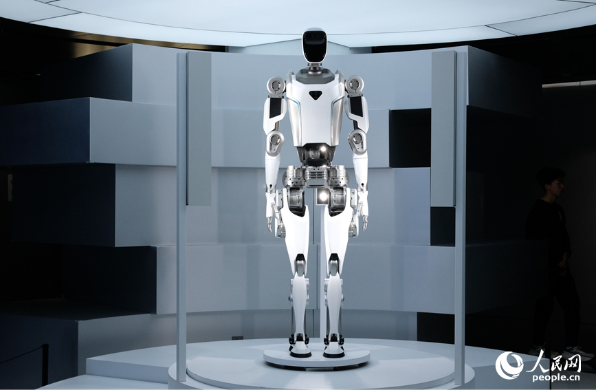 ميدان تدريب الروبوتات في تشنغتشو: تحويل 