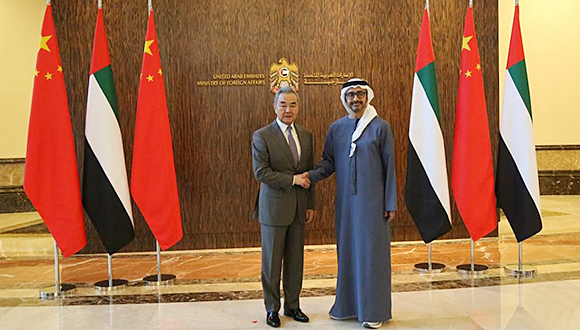 إصدار بيان صحفي مشترك بشأن الاجتماع بين وزيري خارجية الصين والإمارات                    تلبية لدعوة من نائب رئيس مجلس الوزراء وزير الخارجية الإماراتي الشيخ عبد الله بن زايد آل نهيان، أجرى وزير الخارجية الصيني وانغ يي، وهو أيضا عضو المكتب السياسي للجنة المركزية للحزب الشيوعي الصيني، زيارة إلى الإمارات في الفترة من 12 حتى 13 ديسمبر الجاري.