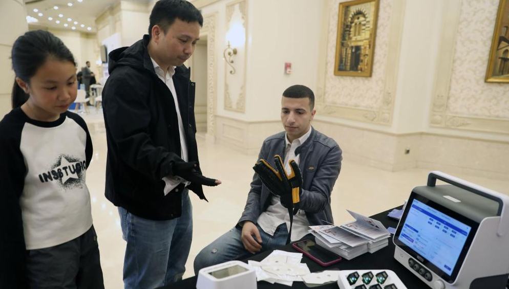 اختتام فعاليات مؤتمر دولي للصيدلة في القاهرة للربط بين الطب الغربي والطب الصيني التقليدي                    اختتمت يوم الاثنين في العاصمة المصرية القاهرة أعمال "المؤتمر الدولي المشترك للصيدلة 2026"، بعد يومين من الجلسات التي ركزت على دمج الأدوية الغربية والطب الصيني التقليدي من منظور الذكاء الاصطناعي.