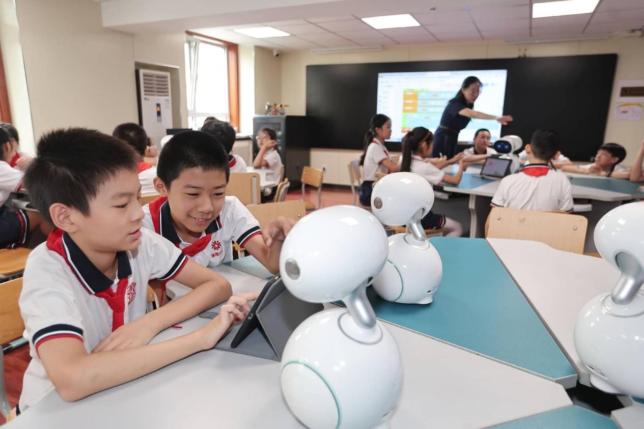 النماذج الصينية الضخمة للذكاء الاصطناعي تُستخدم بكثافة من قبل مستخدمين عالميين